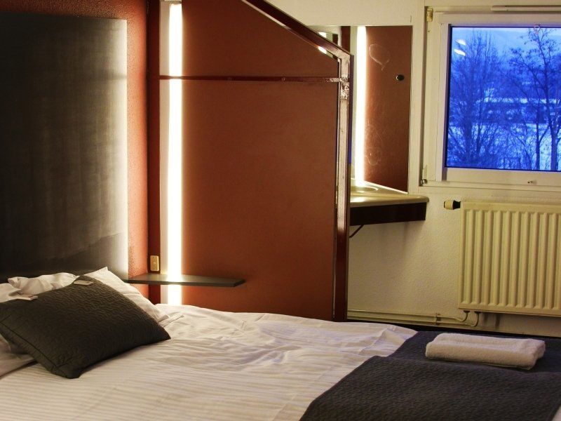 Drive Inn Hotel Törökbálint Extérieur photo