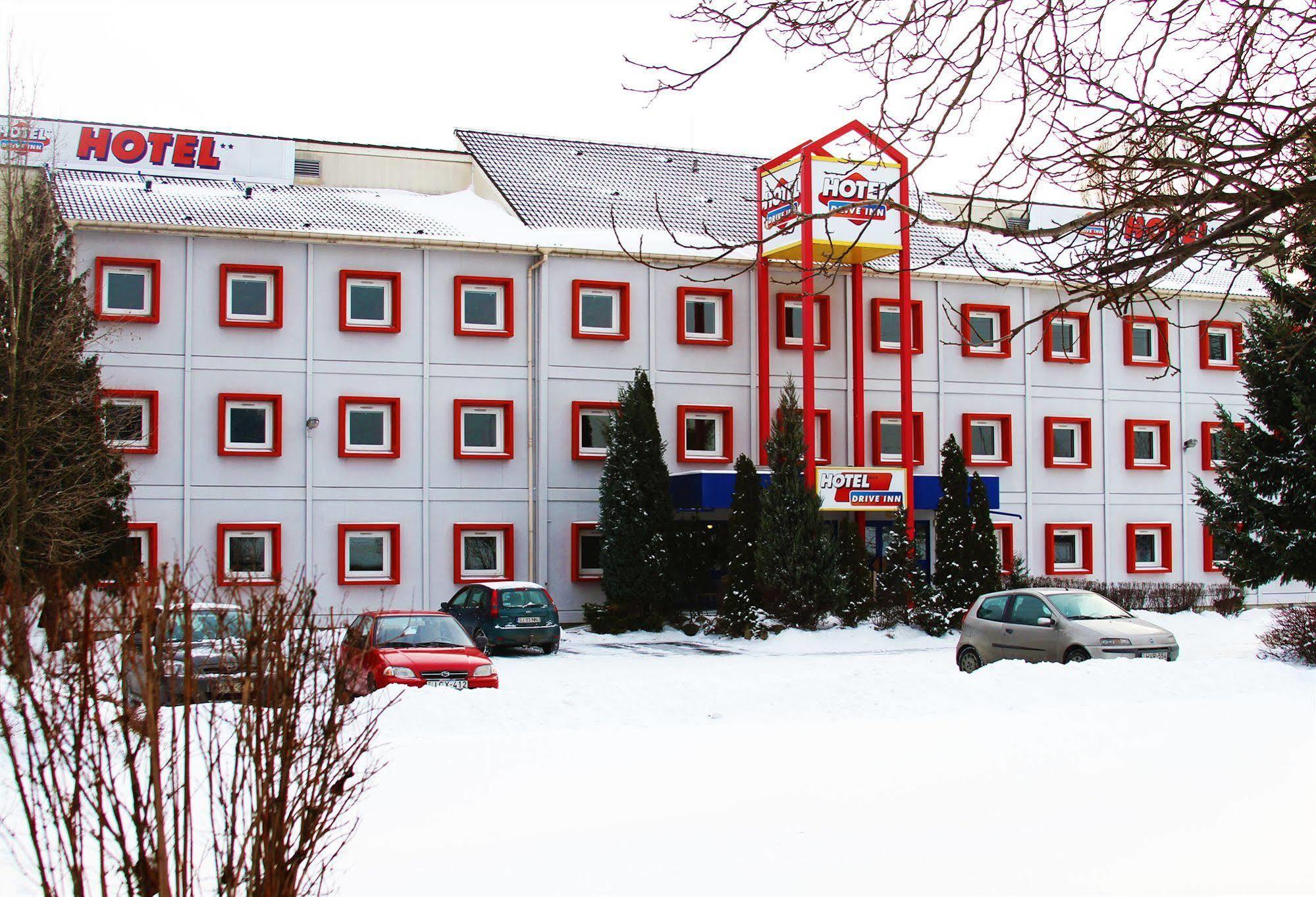 Drive Inn Hotel Törökbálint Extérieur photo